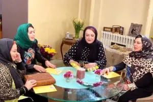 یادی کنیم از خونسردی کامل و جالب بهاره رهنما در درگیری لفظی با فلور نظری سر میز شام+ویدئو/ خونه چه کسی هم دعوا کردن، مریم امیرجلالی