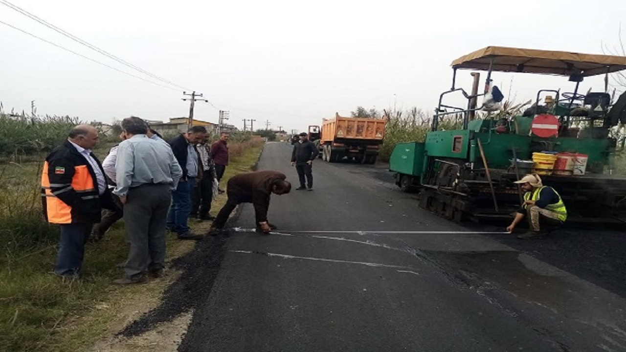 بهره برداری از ۲ پروژه روکش آسفالت راه روستایی در شهرستان آمل