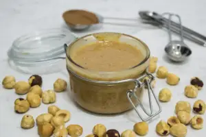 طرز تهیه کره فندق با 3 قلم مواد