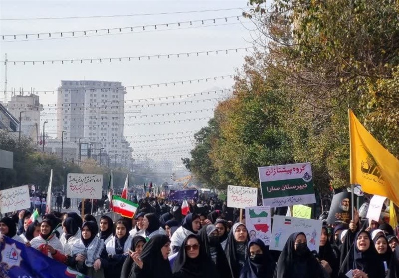 استکبارستیزی دانش‌آموزان و دانشجویان در راهپیمایی ۱۳ آبان‌‌