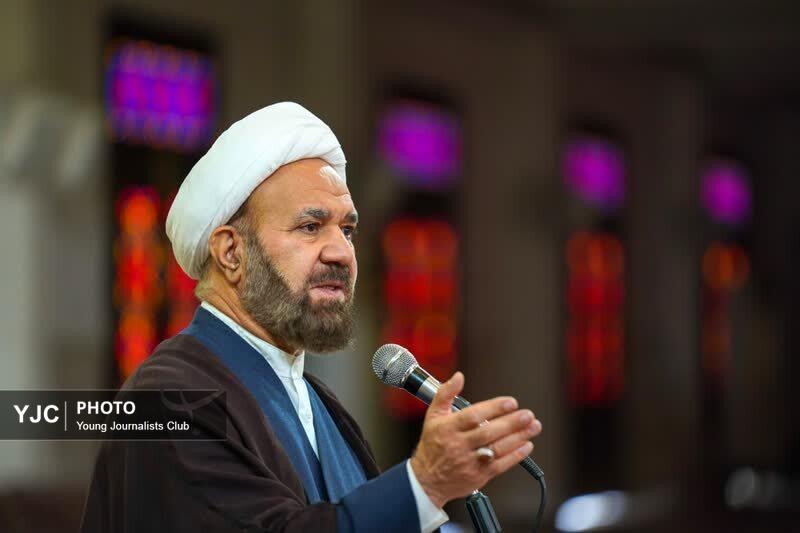 افرادی که دم از مذاکره با دولت آمریکا می‌زنند، نفوذی سرویس‌های جاسوسی کشورند