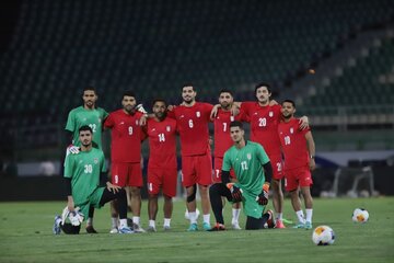 ایران با پیراهن قرمز مقابل ازبکستان