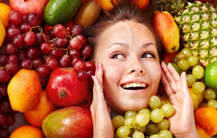 برای داشتن پوستی زیبا از کدام میوه ها و سبزیجات استفاده کنیم؟