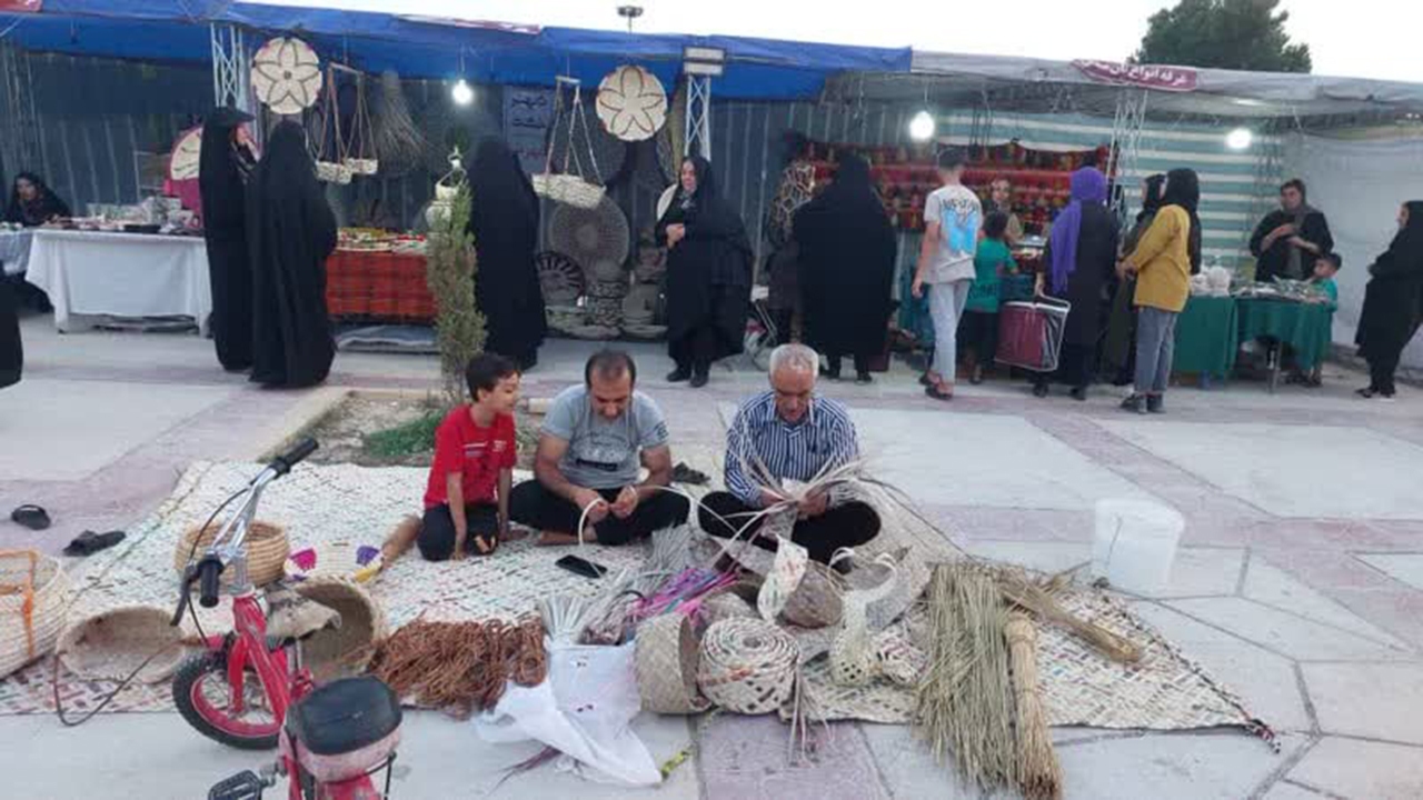 برپایی بازارچه صنایع‌دستی در کازرون