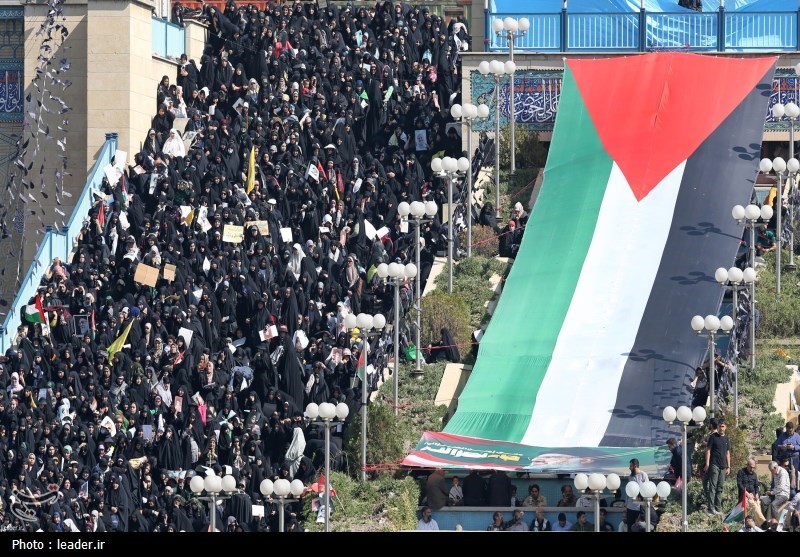 حاشیه‌نگاری نماز جمعه نصر؛ «باسمه تعالی قطعاً سننتصر»