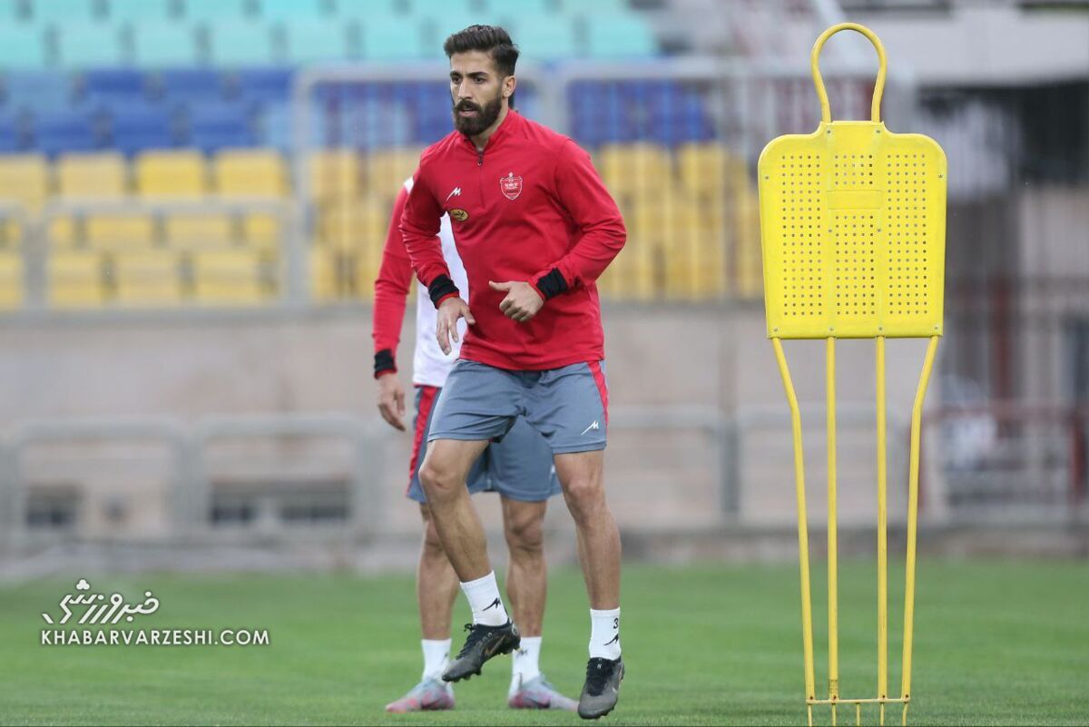 دو پیشنهاد از مازندران و سیرجان برای مدافع پرسپولیس/ او در لیست مازاد اوسمار بود!