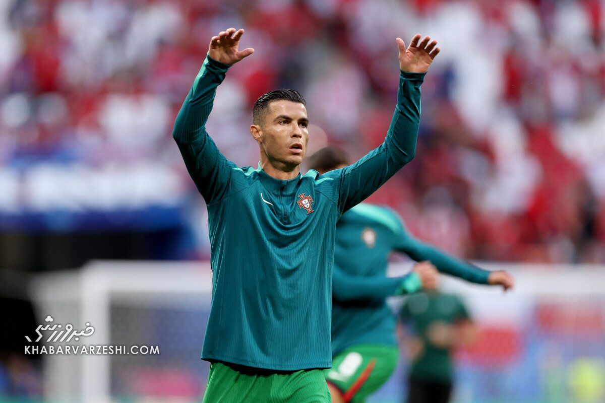 سورپرایز به سبک CR7/ رونالدو از تپه بالا رفت تا با هواداران سلفی بگیرد! +عکس