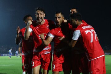 عکس| رونمایی از پیراهن‌های پرسپولیس و السد