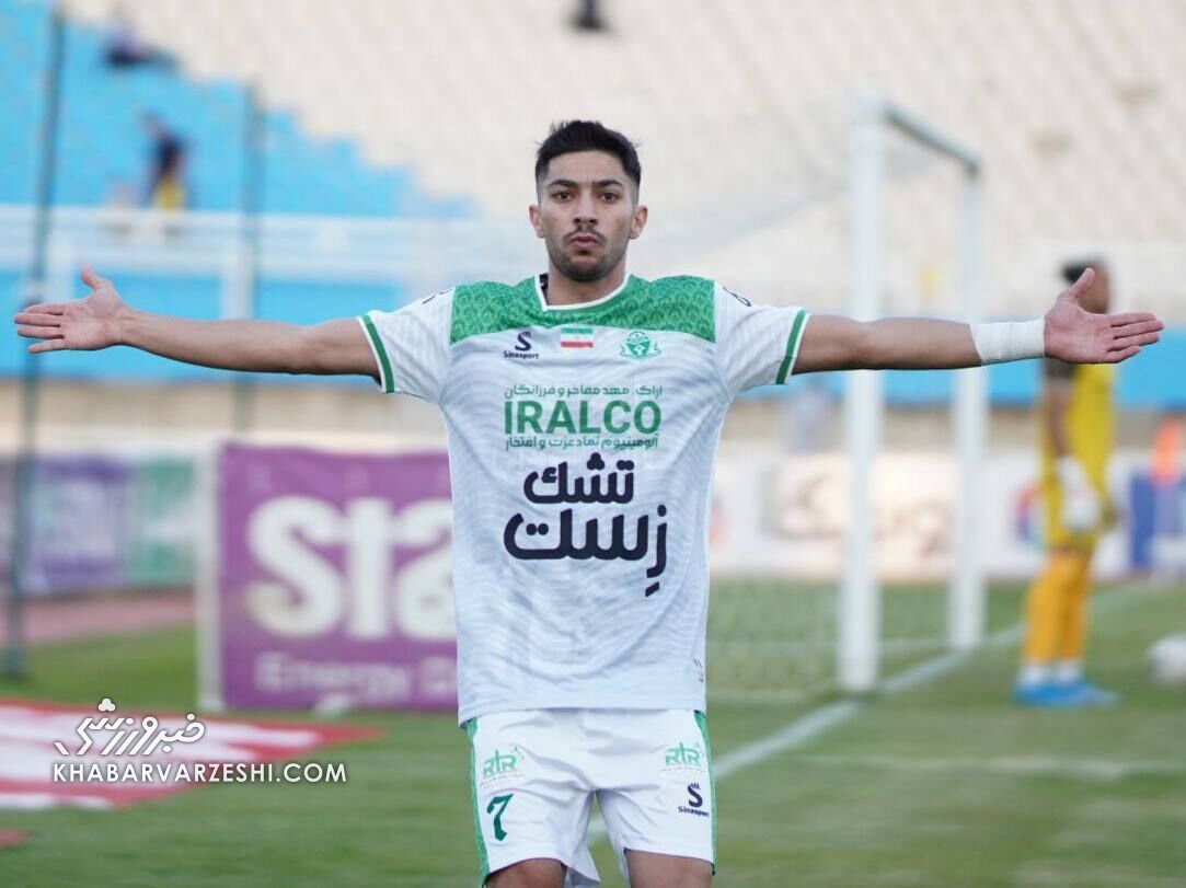 فکر و ذهن پرسپولیس درگیر خرید بمب ۲۴ ساله!/ اولین هایجک استقلال از سپاهان کلید خورد