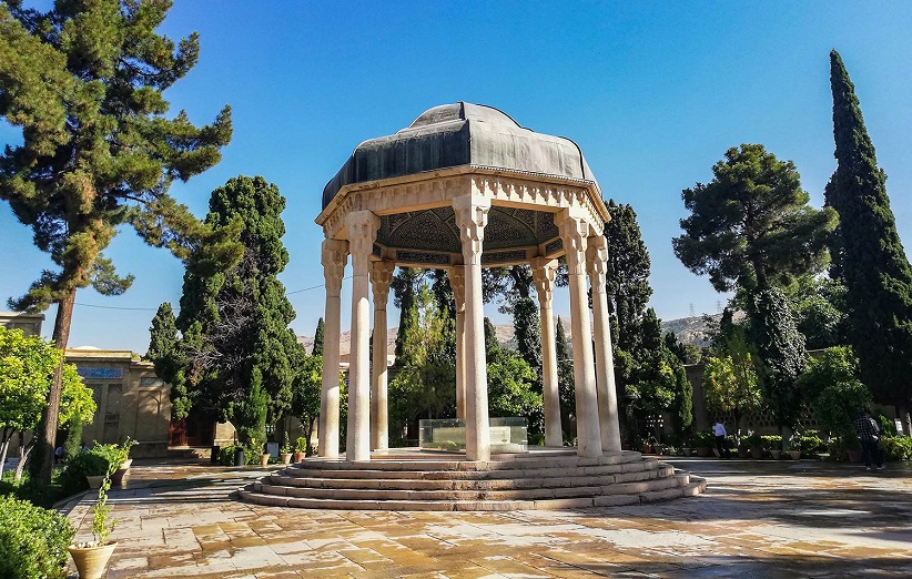 قاب امروز | تصویری از آرامگاه حافظ مربوط به سال ۱۳۰۶