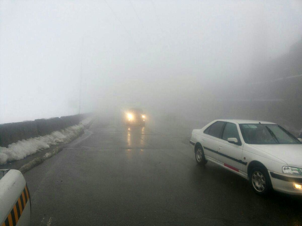 مه گرفتگی غلیظ در ۴ محور مواصلاتی استان فارس